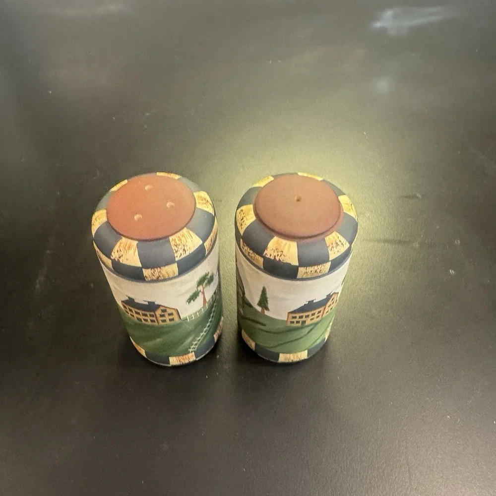 Wooden Salt & Pepper Shakers Set Park Designs Folk Art‎ House Primitive